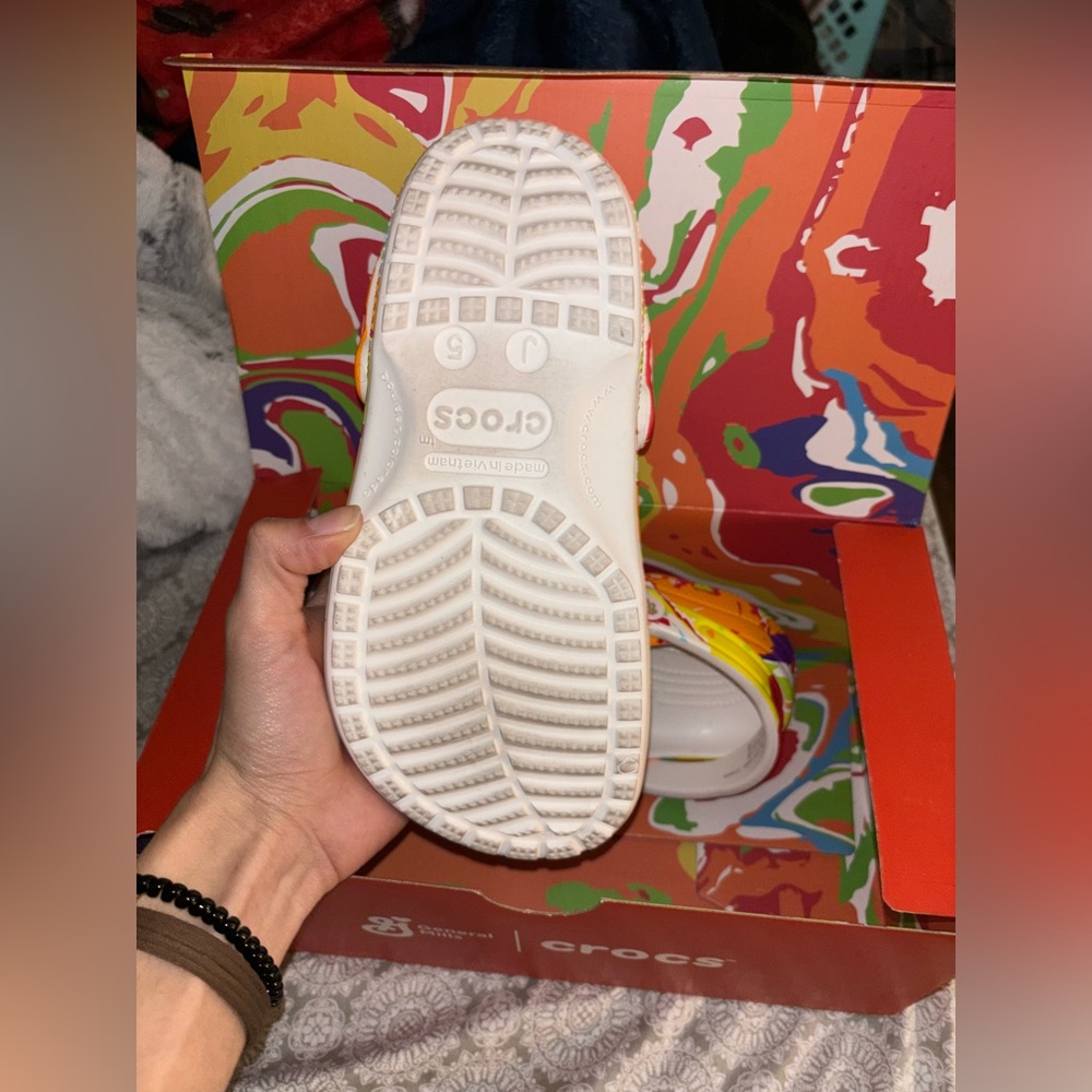 Trix Crocs - image 7